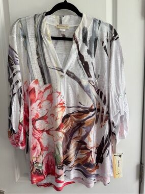 Impulse California Floral V-Neck Tunic Top in White, Pink & Brown